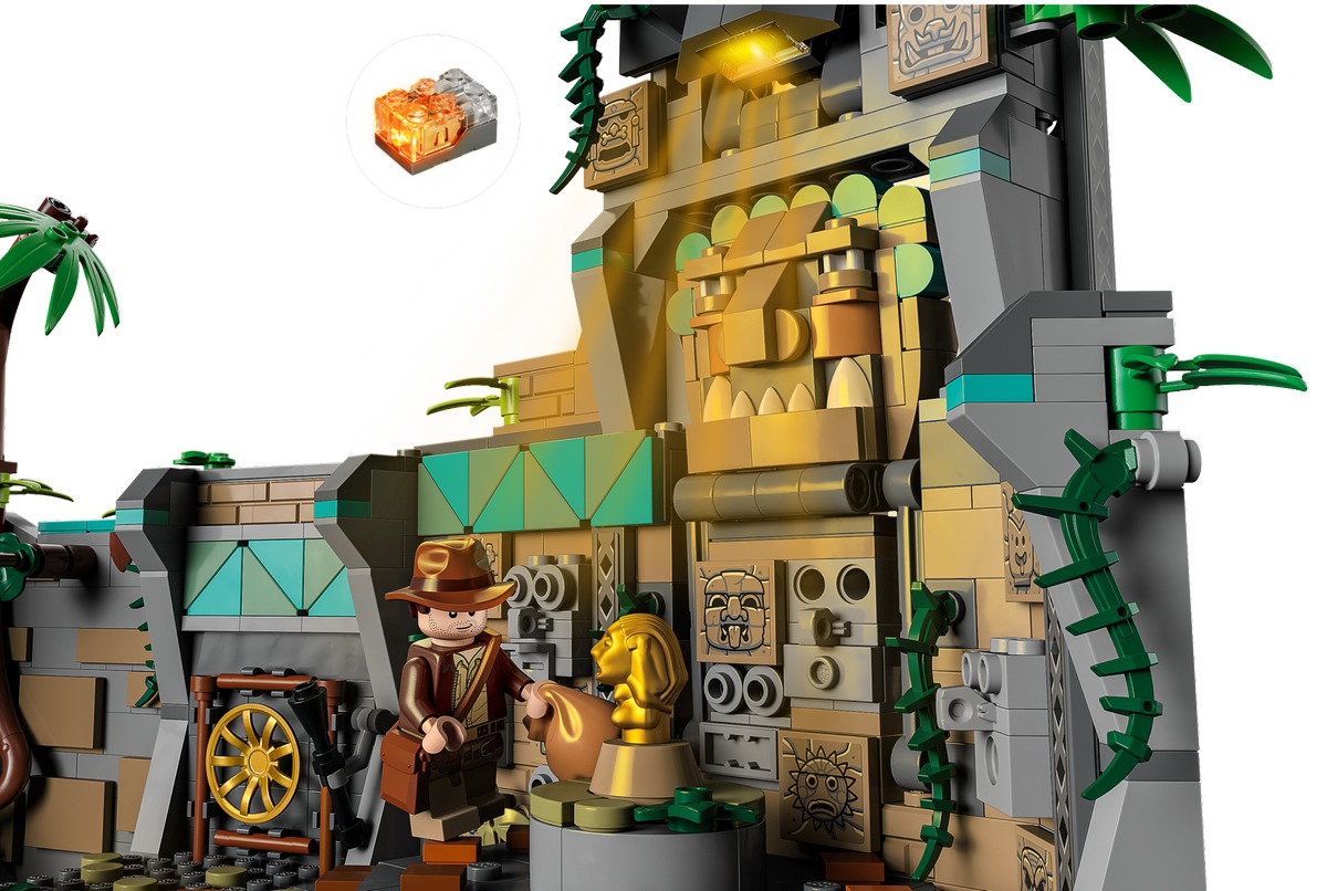Конструктор Храм Золотого идола Indiana Jones совместим с LEGO 77015