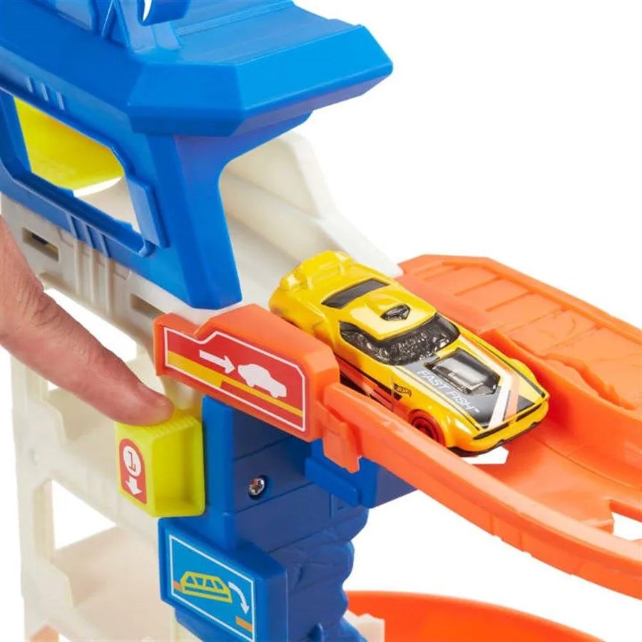 Побег от акулы Автотрек Hot Wheels HDP06