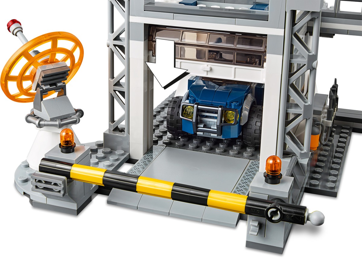 Marvel Битва на базе Мстителей Конструктор совместим с LEGO 76131