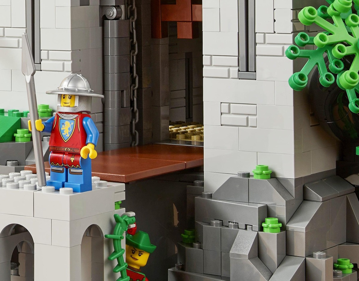 Замок Рыцарей Льва Конструктор совместим с LEGO 10305