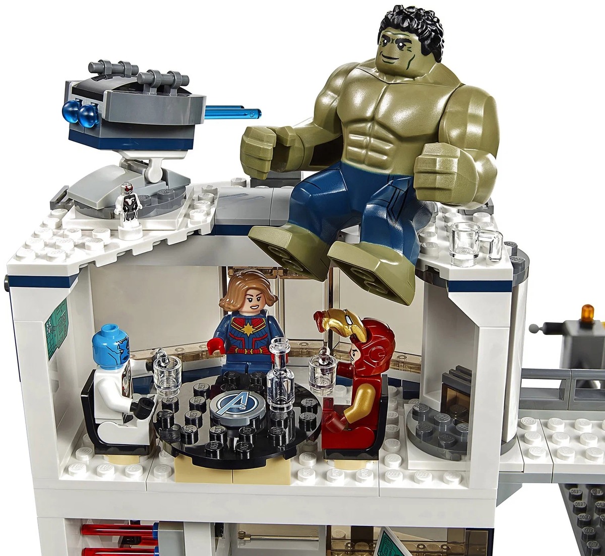 Marvel Битва на базе Мстителей Конструктор совместим с LEGO 76131