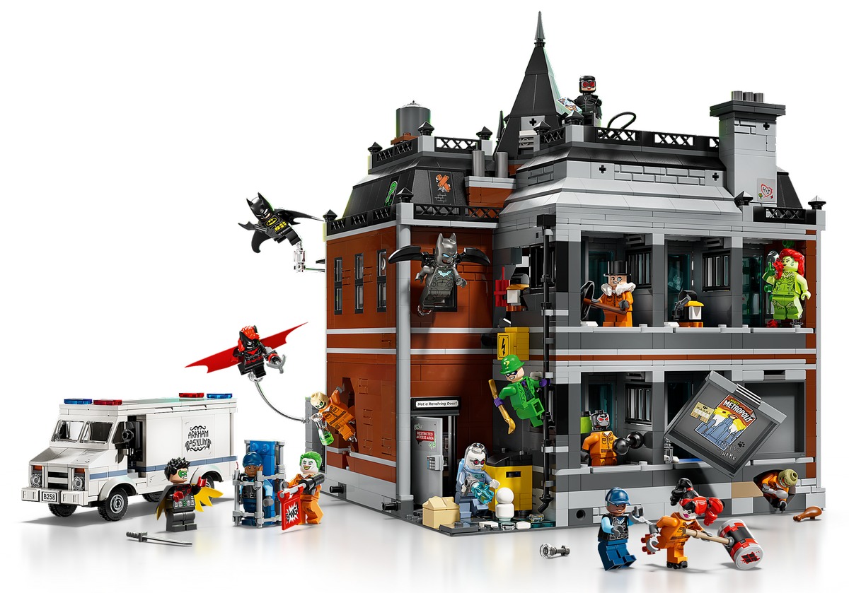 Конструктор DC Лечебница Аркхэм совместим с LEGO 76300